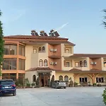 Hotel Rritja E Koranit 4*