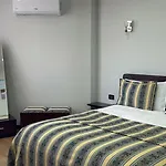 Rritja E Koranit Hotel Tushemisht