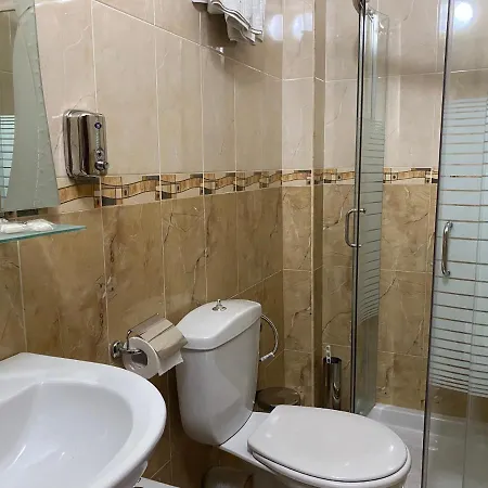 Rritja E Koranit Hotel Tushemisht