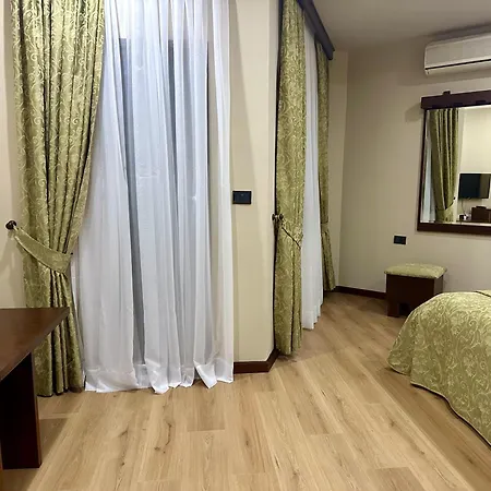 Rritja E Koranit Hotel Tushemisht