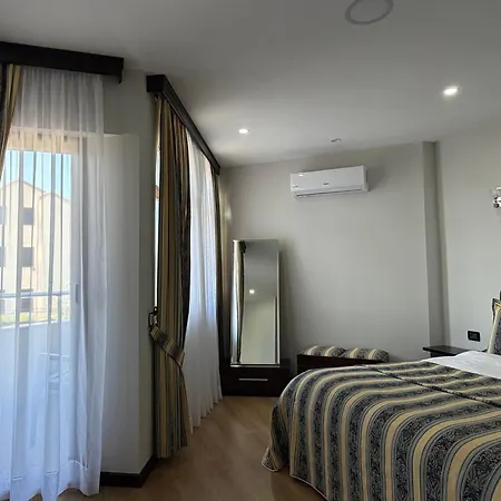 Hotel Rritja E Koranit 4*
