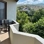 Rritja E Koranit Hotel Tushemisht