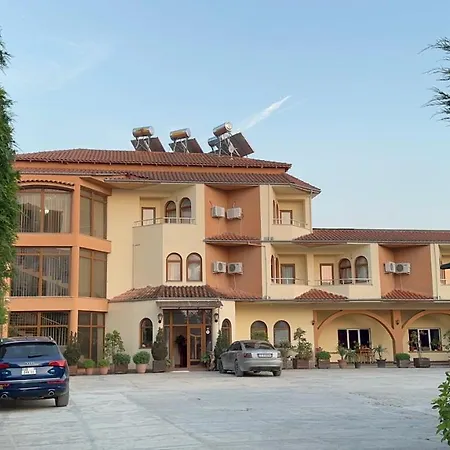 Szálloda Rritja E Koranit 4*