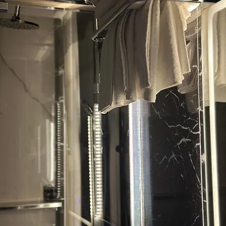 Szálloda Rritja E Koranit