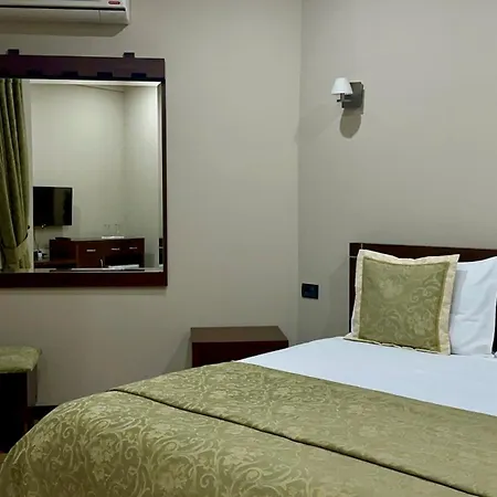 Hotel Rritja E Koranit 4*