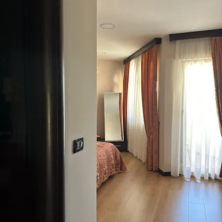 Szálloda Rritja E Koranit